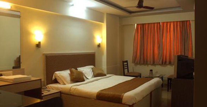 Hotel Ace Residency Мумбаи Номер фото